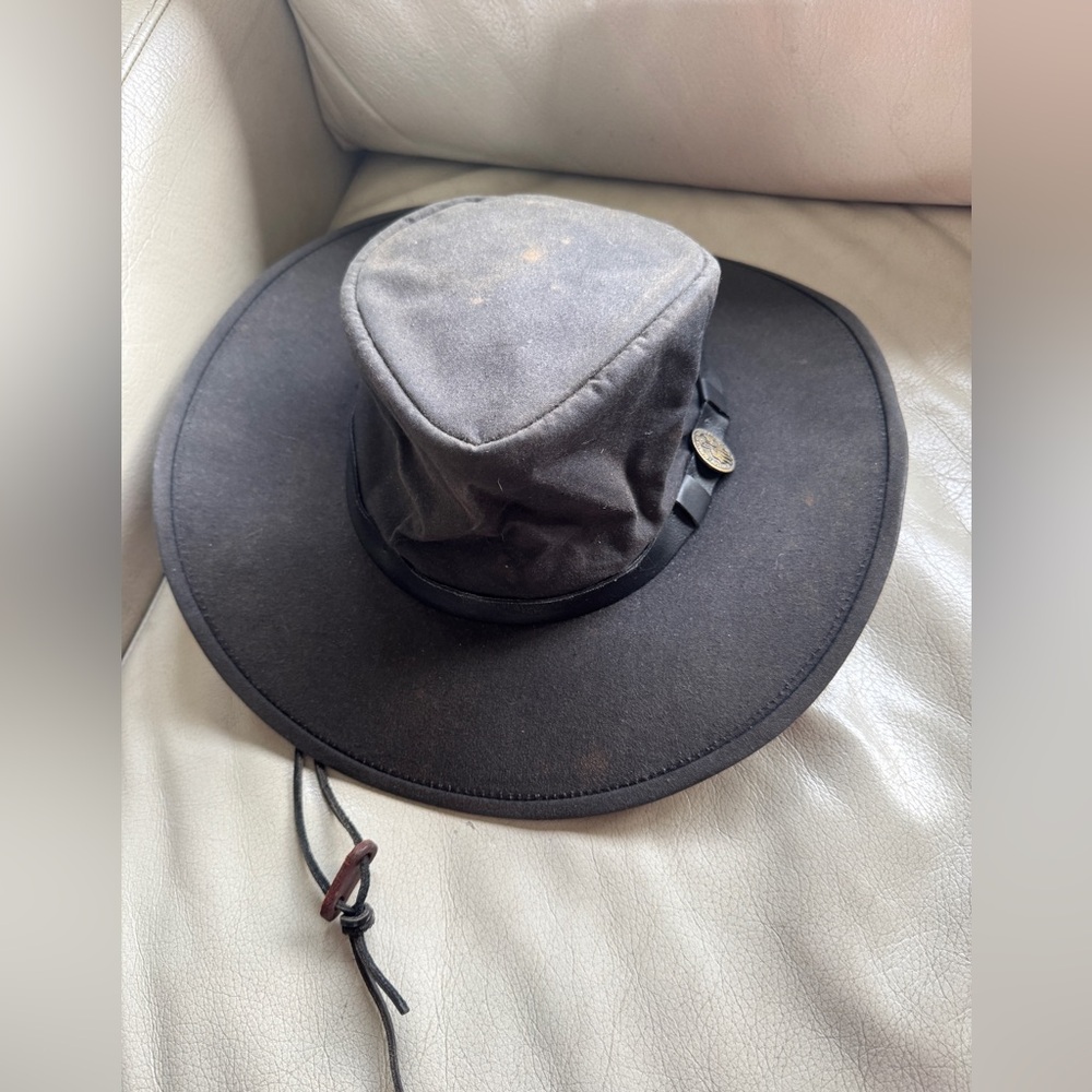 Outback Oil Skin cowboy hat In black